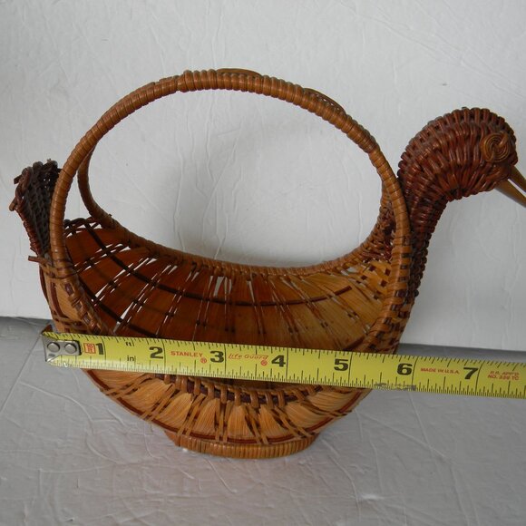 SMALL WICKER/STRAW GOOSE/DUCK BASKET FARMHOUSE COUNTRY - Picture 3 of 8